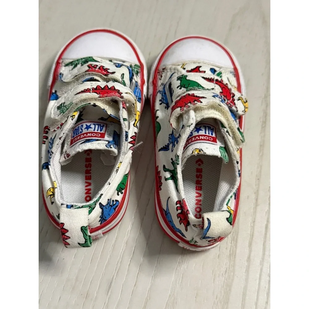 Converse Chuck Taylor All Star Dinosaur Print Sneakers Size 5.  White canvas wit